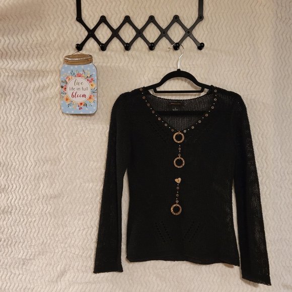 BCBGMaxAzria Tops - BCBG Max Azria  Long Sleeve knit top w/Wood circles & hearts. Size Small
